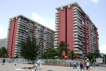 酒店 Beachfront Coral Beach Condo 圣胡安